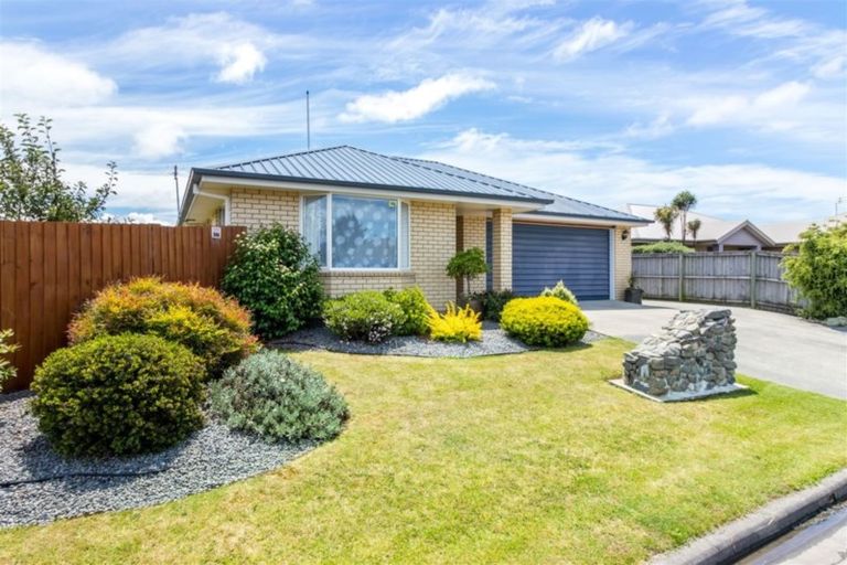 Photo of property in 4 Parkinson Place, Woodend, 7610