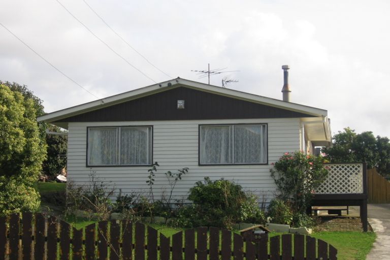 Photo of property in 38 Levant Street, Cannons Creek, Porirua, 5024