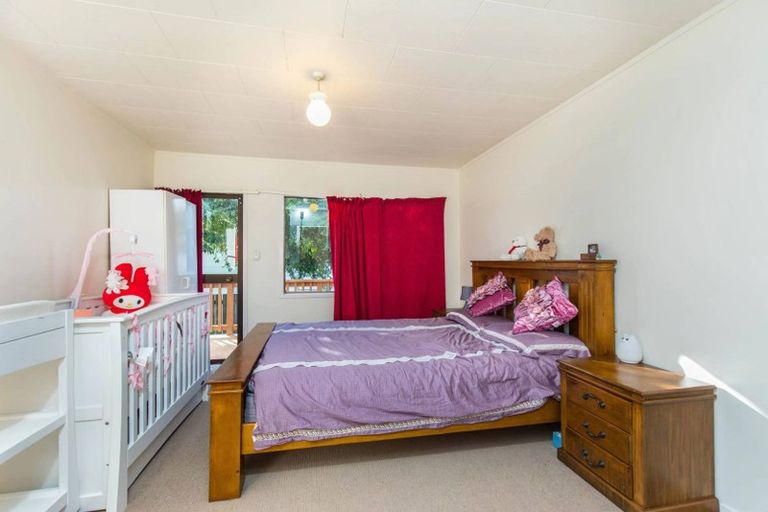 Photo of property in 72 Lynn Road, Bayview, Auckland, 0629