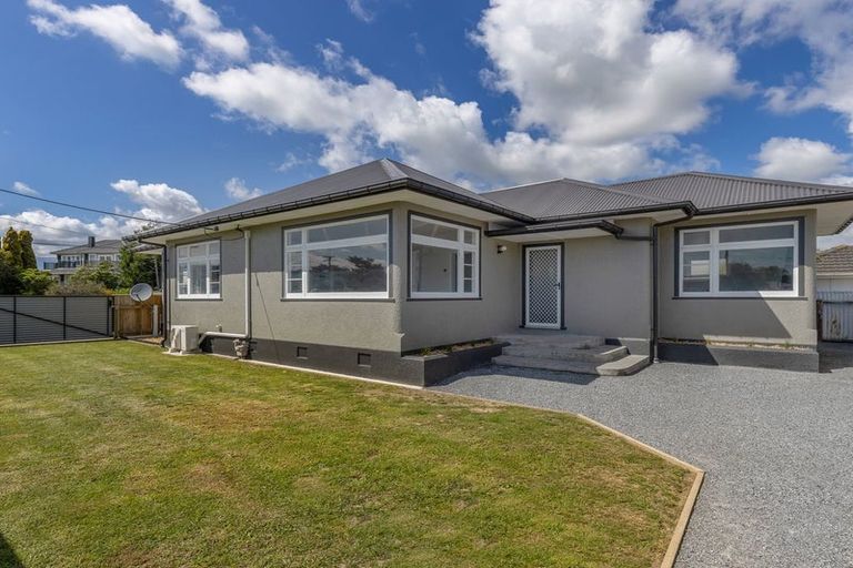 Photo of property in 19 Bowen Street, Levin, 5510