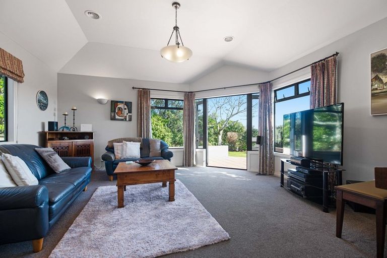 Photo of property in 35 Greenfield Drive, Western Heights, Hamilton, 3200