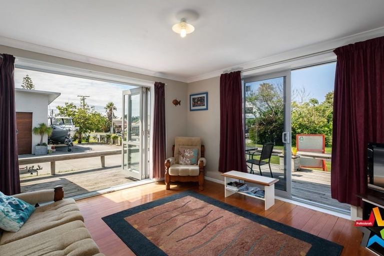 Photo of property in 16 Tatai Road, Bowentown, Waihi Beach, 3177