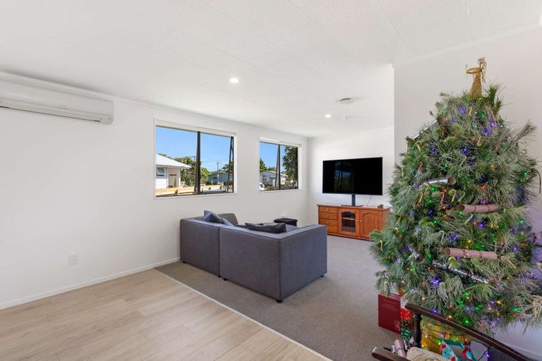 Photo of property in 1/26 Te Moau Avenue, Parakai, 0830