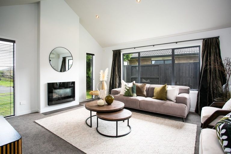 Photo of property in 16 Brancaster Place, Cambridge, 3434