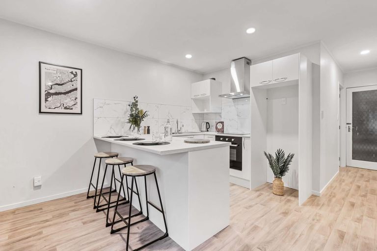 Photo of property in 2/31 Bowater Place, Manurewa, Auckland, 2102