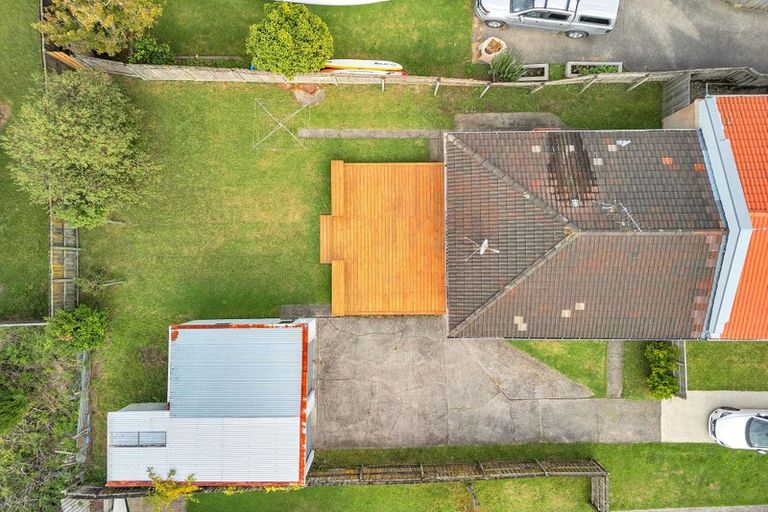 Photo of property in 2/8 Wykeham Place, Glenfield, Auckland, 0629