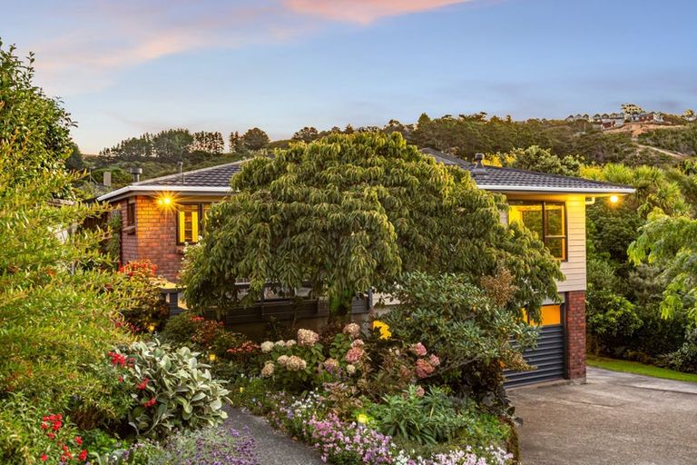 Photo of property in 12 Exploration Way, Whitby, Porirua, 5024