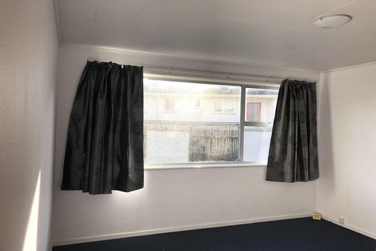 Photo of property in 51 Normanton Street, Glenfield, Auckland, 0629