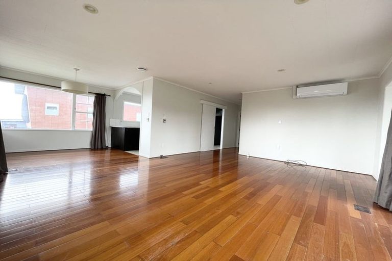 Photo of property in 988 East Coast Road, Northcross, Auckland, 0632