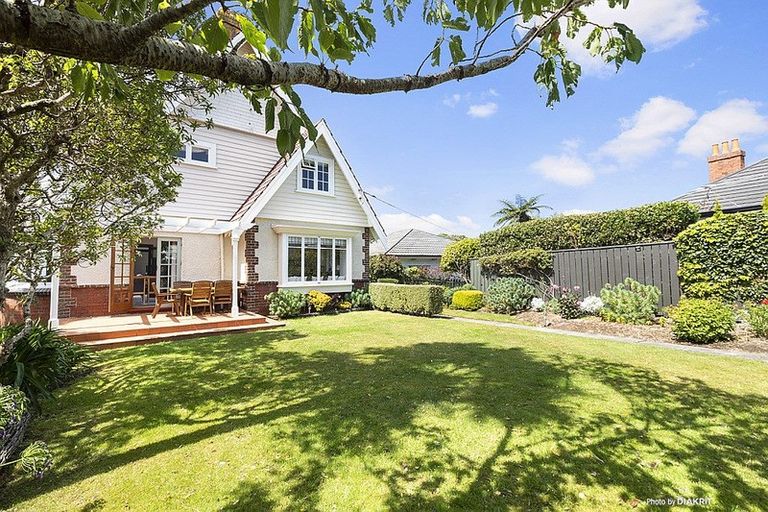 Photo of property in 16 Plunket Street, Kelburn, Wellington, 6012