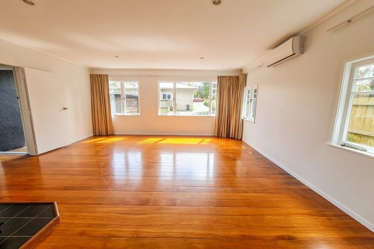 Property details for 36b Alberta Street, Point Chevalier, Auckland, 1022