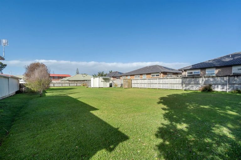Photo of property in 8 Puriri Avenue, Orewa, 0931
