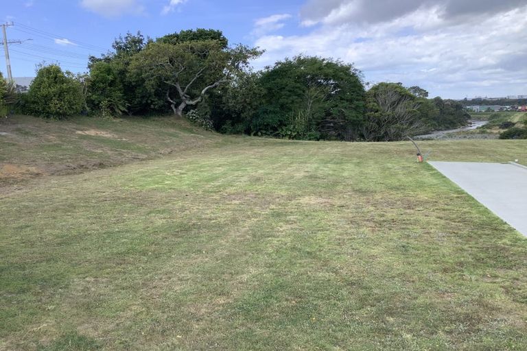 Photo of property in 1 Raiomiti Street, Fitzroy, New Plymouth, 4312