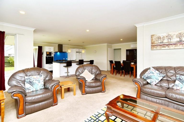 Photo of property in 17 Stanton Place, Woodend, 7610