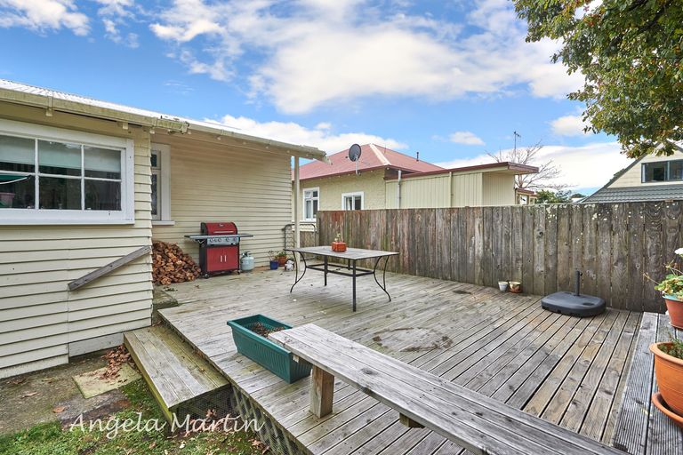 Photo of property in 400 Featherston Street, Palmerston North, 4414