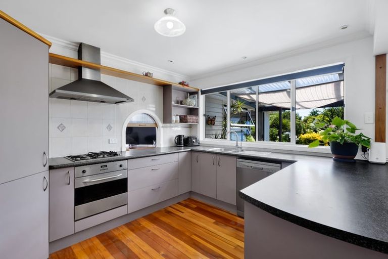 Photo of property in 190a Seaview Road, Westown, New Plymouth, 4310