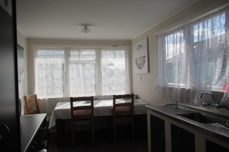 Photo of property in 2 Takahe Street, Frankton, Hamilton, 3204