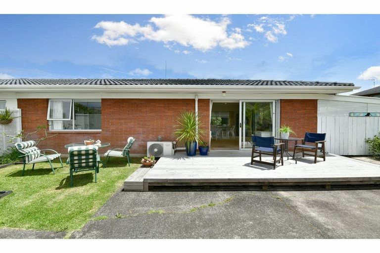 Photo of property in 3/29 Pine Road, Orewa, 0931