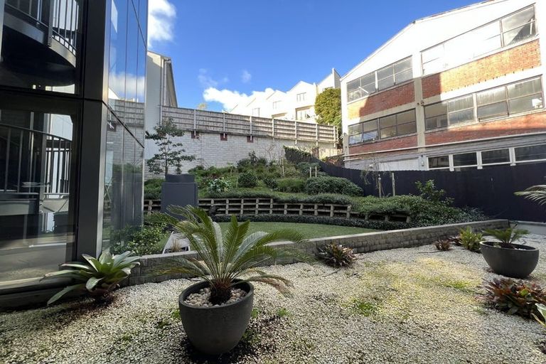 Photo of property in The Mews, 4/8 Basque Road, Eden Terrace, Auckland, 1021