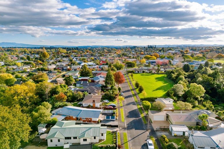 Photo of property in 16 Cranwell Place, Hillcrest, Hamilton, 3216