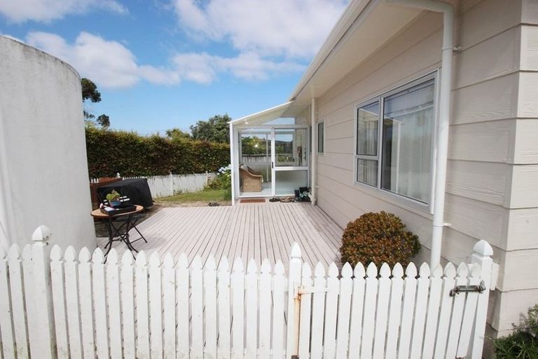 Photo of property in 54 Everard Avenue, Army Bay, Whangaparaoa, 0930