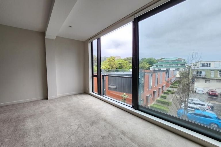 Photo of property in Nouvo Apartments, 3f/21 Rugby Street, Mount Cook, Wellington, 6021