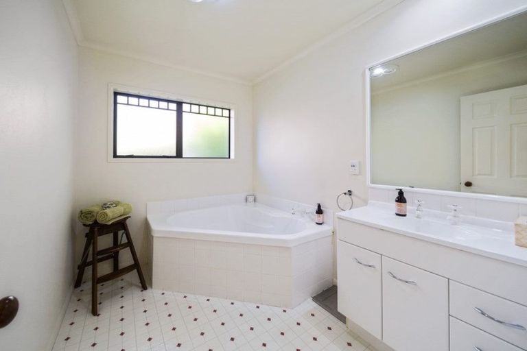 Photo of property in 6a Ashmore Drive, Frankleigh Park, New Plymouth, 4310