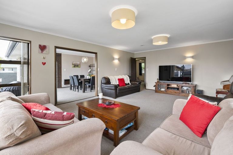 Photo of property in 27 Humphries Place, Awapuni, Palmerston North, 4412