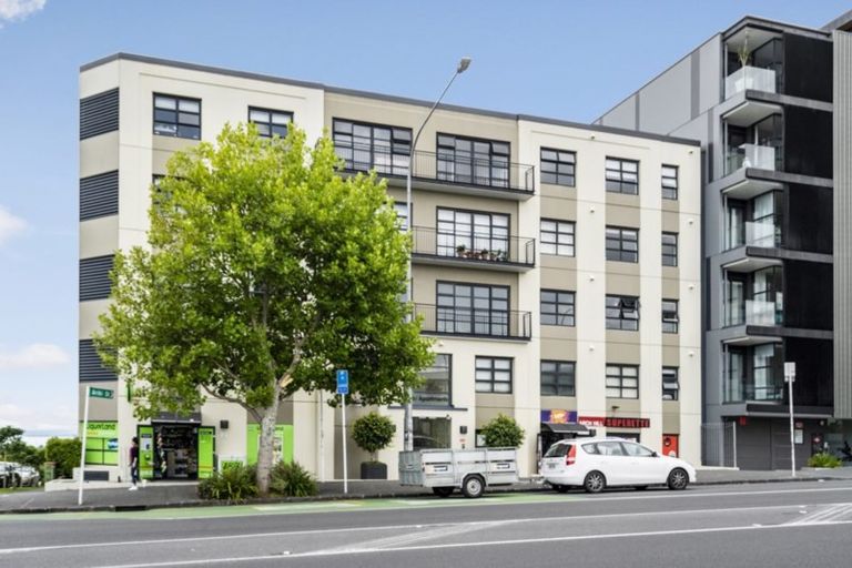 Photo of property in 2d/221 Great North Road, Grey Lynn, Auckland, 1021