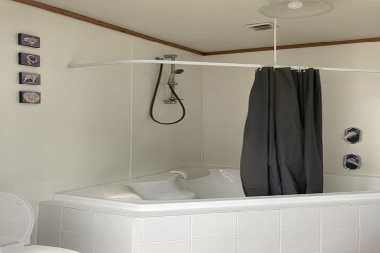 Photo of property in 49 Hindmarsh Street, Johnsonville, Wellington, 6037