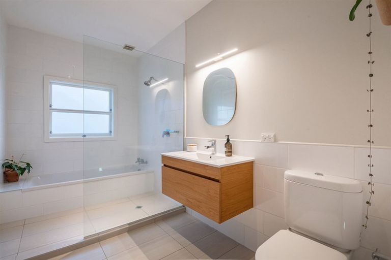 Photo of property in 10 Egremont Street, Belmont, Auckland, 0622