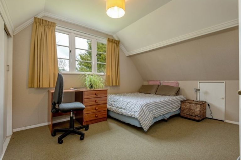 Photo of property in 6 Montgomery Terrace, Hokowhitu, Palmerston North, 4410