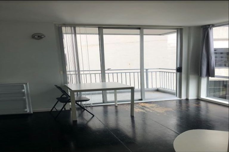 Photo of property in Scotia Tower Apartments, 8a/8 Scotia Place, Auckland Central, Auckland, 1010