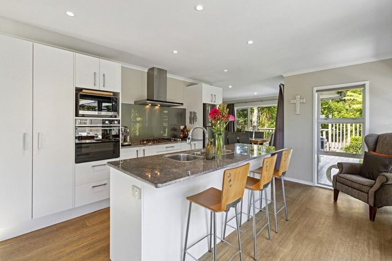 Photo of property in 15c Verran Road, Birkenhead, Auckland, 0626