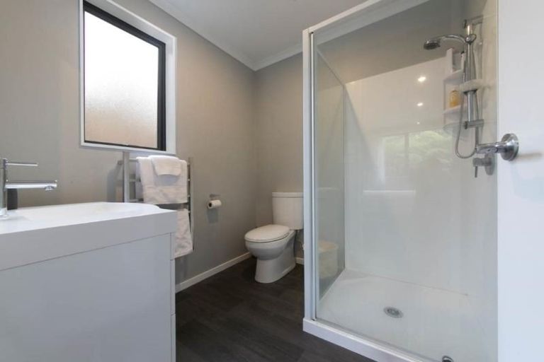 Photo of property in 518c West Coast Road, Oratia, Auckland, 0604