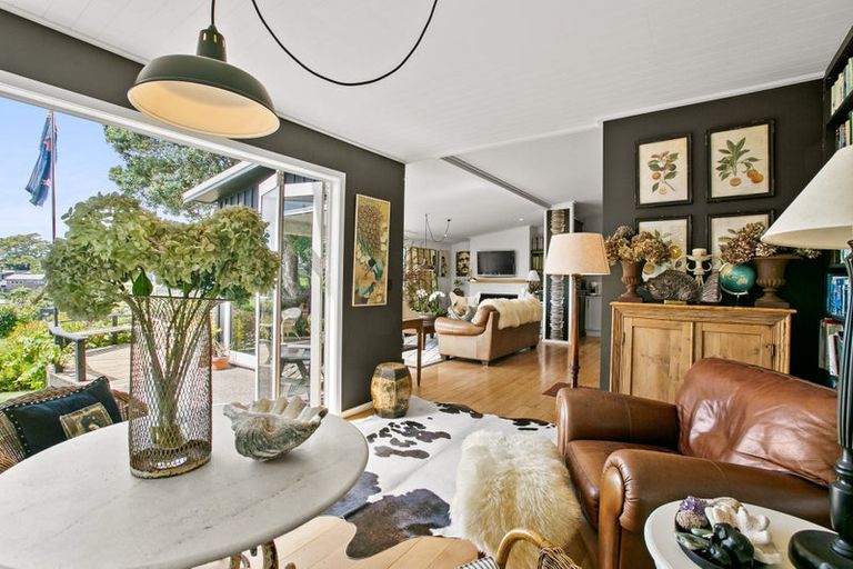 Photo of property in 7 Linda Street, Oakura, 4314