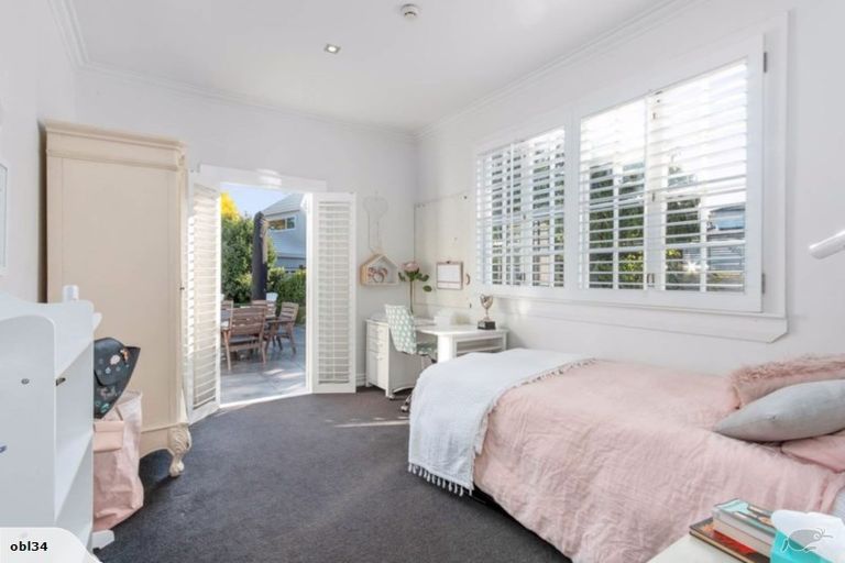 Photo of property in 71 Beach Road, Mellons Bay, Auckland, 2014