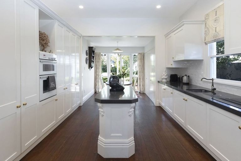 Photo of property in 54 Fendalton Road, Fendalton, Christchurch, 8014