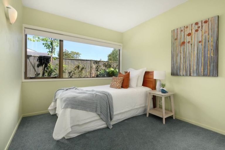 Photo of property in 133 Fisher Parade, Sunnyhills, Auckland, 2010