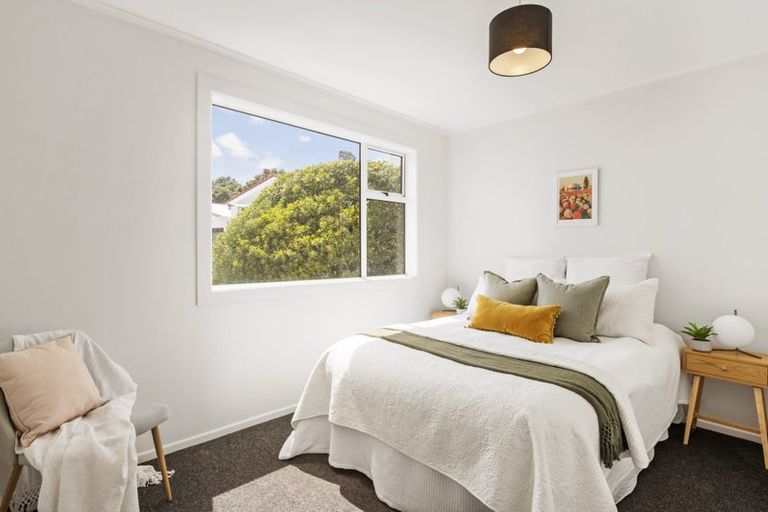 Photo of property in 36 Tio Tio Road, Miramar, Wellington, 6022