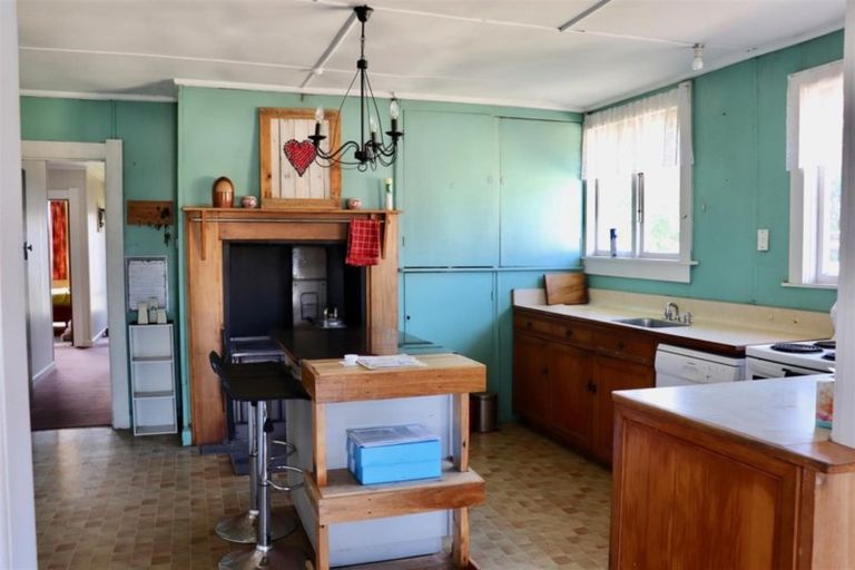 Photo of property in 1 Curtis Street, Hector, 7822