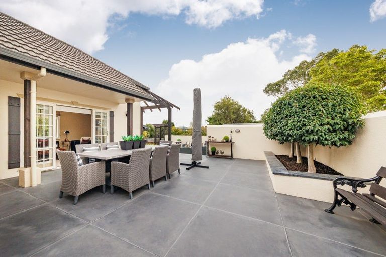 Photo of property in 35 Cashmere Drive, Fitzherbert, Palmerston North, 4410