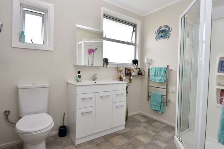 Photo of property in 65 Victoria Street, Carterton, 5713