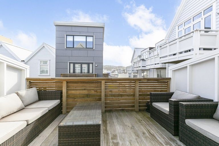 Photo of property in Pirie Street Townhouses, 32/35 Pirie Street, Mount Victoria, Wellington, 6011