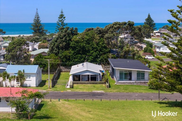Photo of property in 20 Marine Avenue, Waihi Beach, 3611