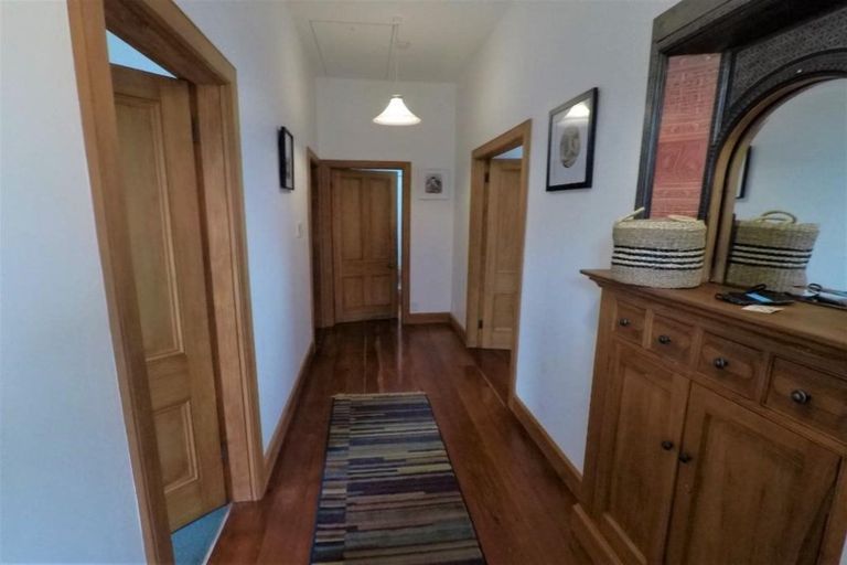 Photo of property in 33 Harland Street, Brooklyn, Wellington, 6021