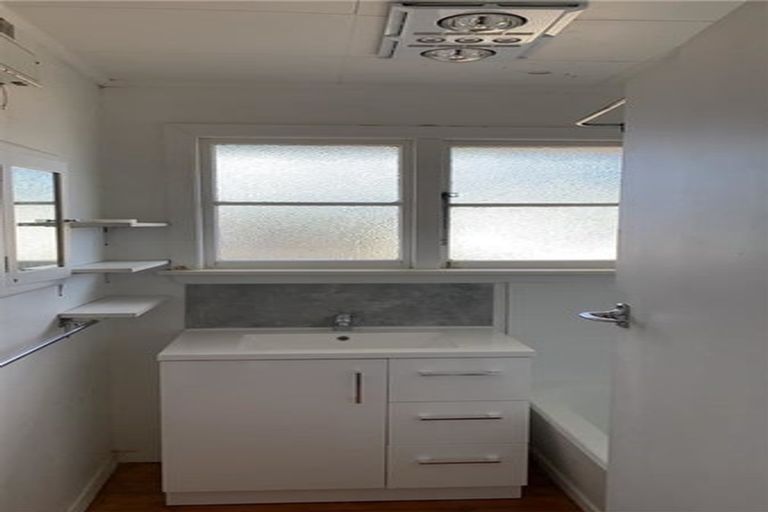 Photo of property in 15 Mclellan Place, Ilam, Christchurch, 8041