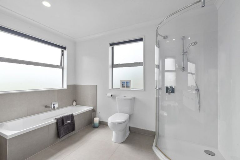 Photo of property in 156 Kittiwake Drive, Schnapper Rock, Auckland, 0632