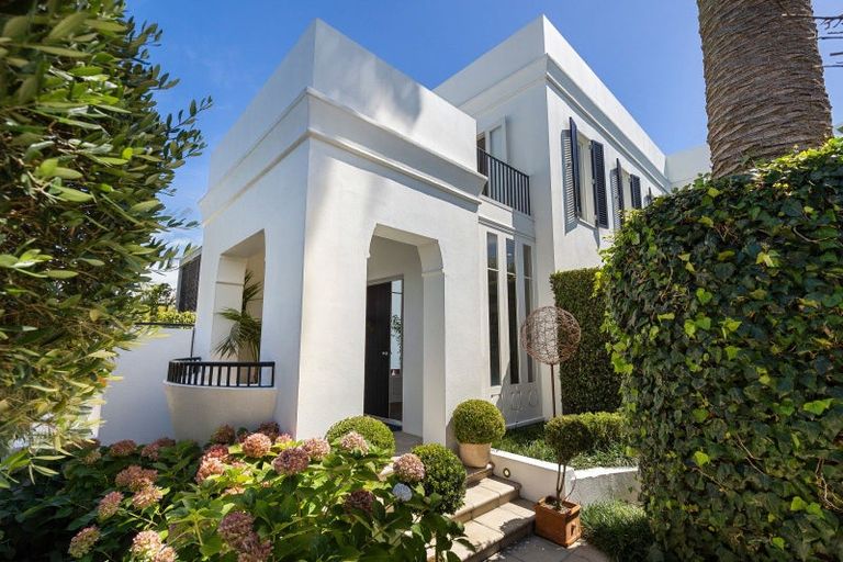 Photo of property in 3 Crescent Road, Parnell, Auckland, 1052