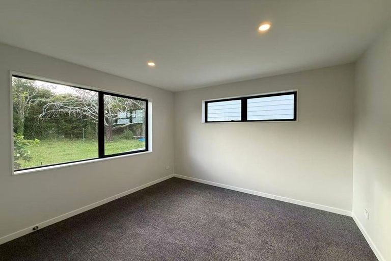 Photo of property in 5/8 Park Rise, Campbells Bay, Auckland, 0630